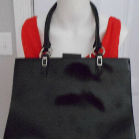BCBGIRLS BLACK FAUX‎ LEATHER SHOULDER BAG - Picture 3 of 8